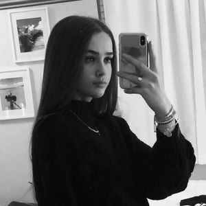 Meet your Posher, Danielle